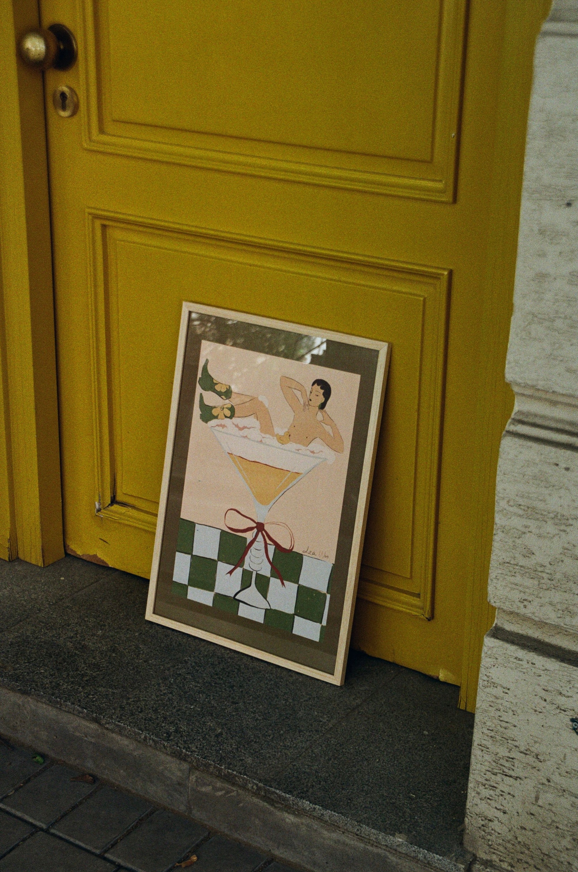 გოგონა კოქტეილში